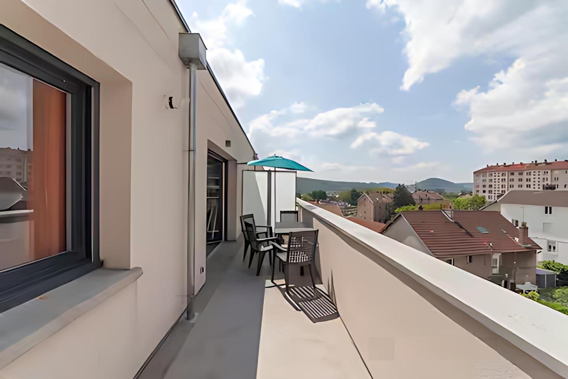 L'Esplanade Apartment Besancon Ngoại thất bức ảnh